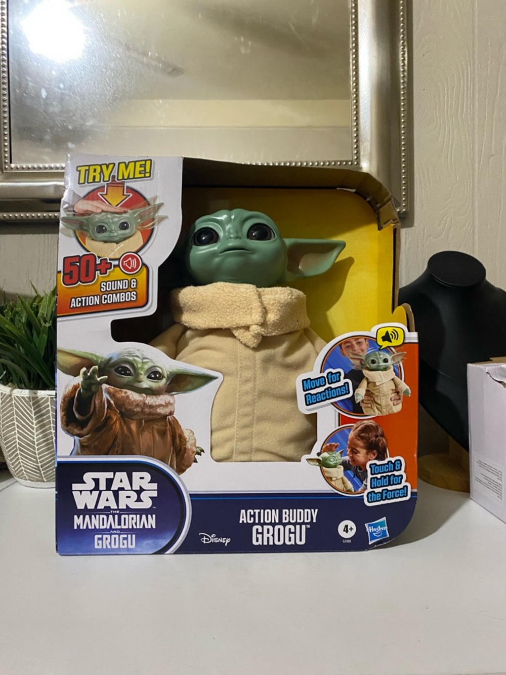 Hasbro Grogu Action Buddy - Green and Tan